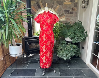 Vintage Cheongsam Dress Red Satin with Gold Dragons, Vintage Chinese Asian Dress, Vintage Wiggle Dress