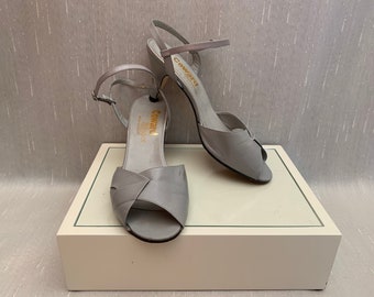 Vintage 1970s Gray Leather Dress Sandals Coward Shoe Made in Italy, Vintage Summer Sandals Moderate Heels