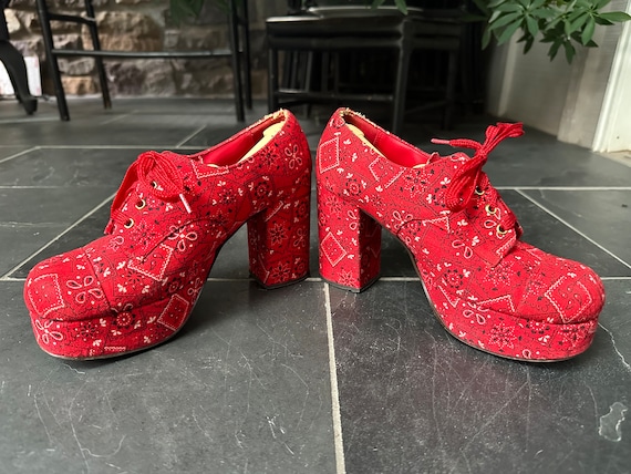 Vintage 1970s Red Bandana Cloth Platform Tie Shoe… - image 5