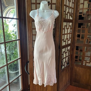 下着・アンダーウェア 1940s White Slip Dress Vintage White Slip, Slip Dress (B427) With White Lace Trim
