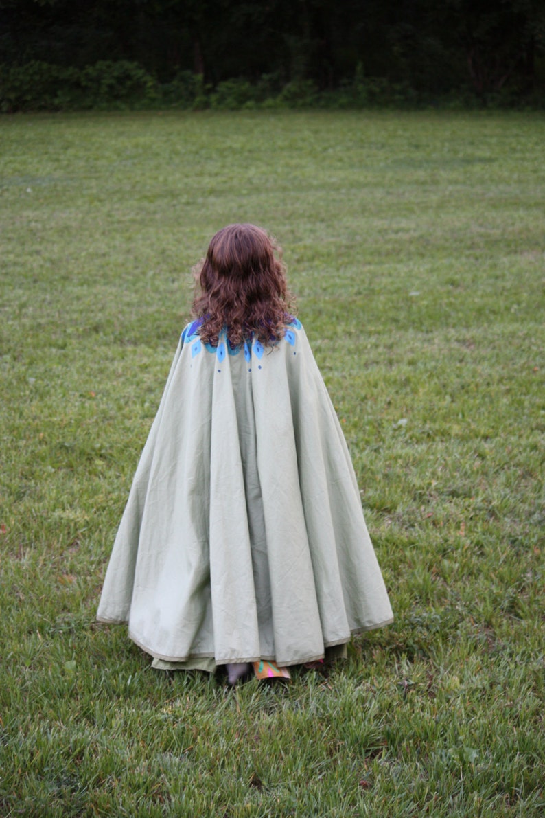 Frozen Princess Anna Inspired Coronation Cape PDF Pattern, Sizes 4-12 image 3