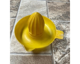 Presse-agrumes manuel en plastique jaune vintage, alésoir à citron fabriqué à Hong Kong