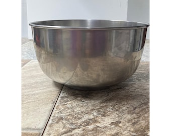 Sunbeam Vintage Stainless Steel Mixing Bowl 9 Inch Made in USA Silver Metal
