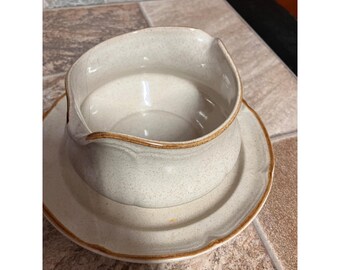 Baroque Hearthside Stoneware Gravy Boat and Underplate Set Speckled Japan