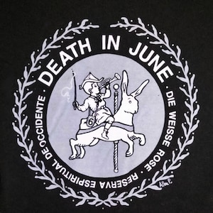 Död i juni Unisex T-shirt