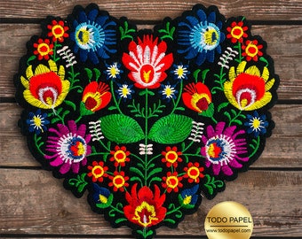 Grand écusson brodé coeur floral. Cœur brodé de style mexicain, écusson thermocollant ou cousu pour vestes, courtepointes, projets d'artisanat. 7,75"x7"