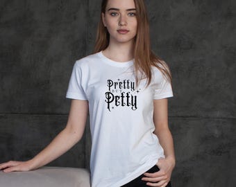 Ładna, ale drobna koszula w stylu gotyckim, minimalistyczny top w stylu alternatywnym