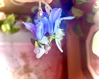 Pendientes de amatista con diseño de hadas caprichosos: joyería de fantasía de hadas de jardín con flores y plumas de color violeta.