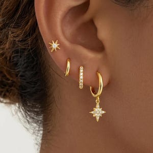 18K guldfyllda stjärnörhängen, Nordstjärna örhängen, CZ Huggie Hoop örhängen, Celestial Layered Smycken Present till henne