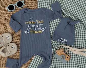 Body para bebé "Mi abuelo me cuida desde el cielo", conjunto personalizado para bebé conmemorativo, pelele personalizado significativo para recién nacido con el nombre de la abuela.