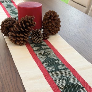 Chemin de table matelassé fait main de luxe | Textile pin du Mexique (35 × 200 cm)