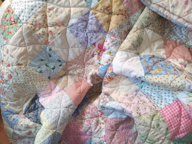 Pastel Summer Cottage Made to Order Quilt. Romantic Floral Porch Throw. ANY SIZE Twin Full Queen King Quilt, Custom Patchwork Quilt image 3