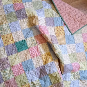 Pastel Summer Cottage Made to Order Quilt. Romantic Floral Porch Throw. ANY SIZE Twin Full Queen King Quilt, Custom Patchwork Quilt image 4