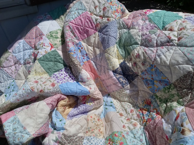 Pastel Summer Cottage Made to Order Quilt. Romantic Floral Porch Throw. ANY SIZE Twin Full Queen King Quilt, Custom Patchwork Quilt image 8