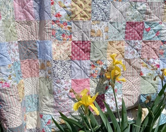 Pastel Summer Cottage Made to Order Quilt. Romantic Floral Porch Throw. ANY SIZE Twin Full Queen King Quilt, Custom Patchwork Quilt