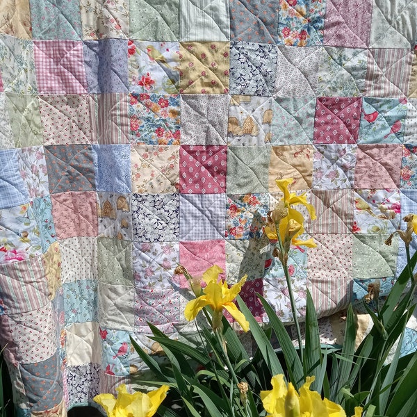 Pastel Summer Cottage Made to Order Quilt. Romantic Floral Porch Throw. ANY SIZE Twin Full Queen King Quilt, Custom Patchwork Quilt