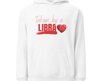 Tomada por una sudadera con capucha Libra Urban