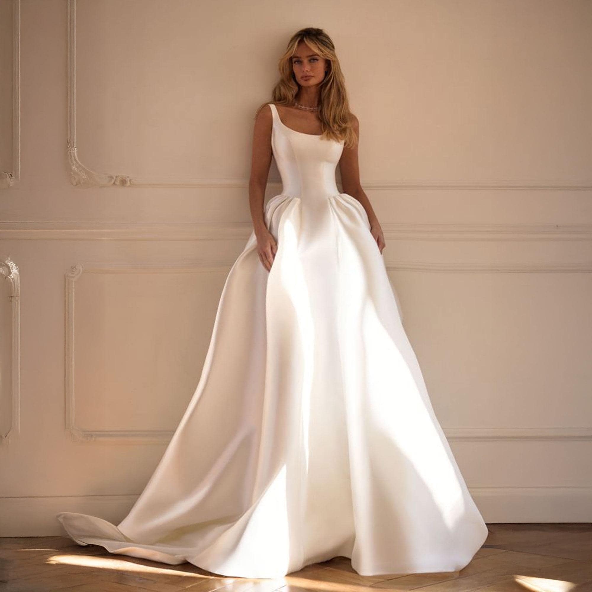 A Lee Petra Grebenau Bride for a Super Luxe Jewish Wedding with a  Performance by THE Gipsy Kings at David Citadel Hotel, Jerusalem, Israel -  Smashing the Glass | Jewish Wedding Blog, image size:2000x2000