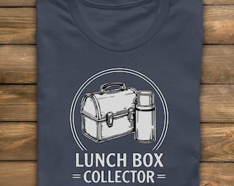 Vintage T-shirt voor lunchboxverzamelaars met retro thermosflesillustratie.