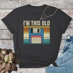 Floppy-Disk-Shirt, Vintage-Tech-Design, Retro-Computer-T-Shirt mit humorvollem Aufdruck