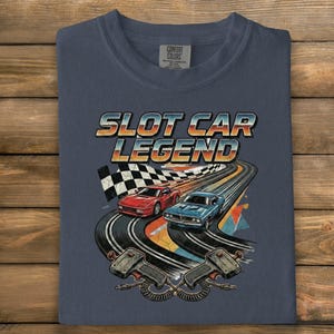 Camiseta de carreras vintage, camiseta de leyenda de coches de slot con diseño retro. imagen 1