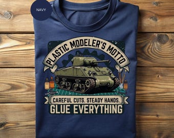 Camiseta para aficionados al modelismo plástico, diseño de tanque, entusiasta del modelismo (maquetas a escala, afición a las miniaturas, pegar todo).
