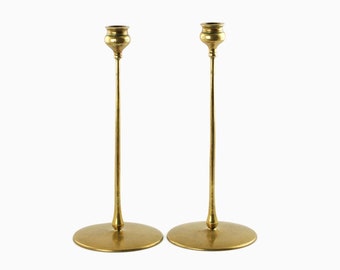 Antica Robert Jarvie Delta Candelabri in ottone Arte e artigianato Era