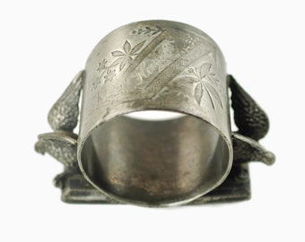 Antique Meriden B. Figural Doves Bird Motif Napkin Ring Holder #146 Engraved "Hazel" Aesthetic Movement
