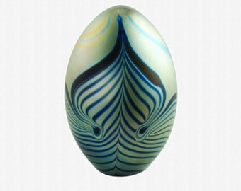 Vintage Robert Eickholt Signed Art Glass Pulled Feather Egg Paperweight Made in 1987