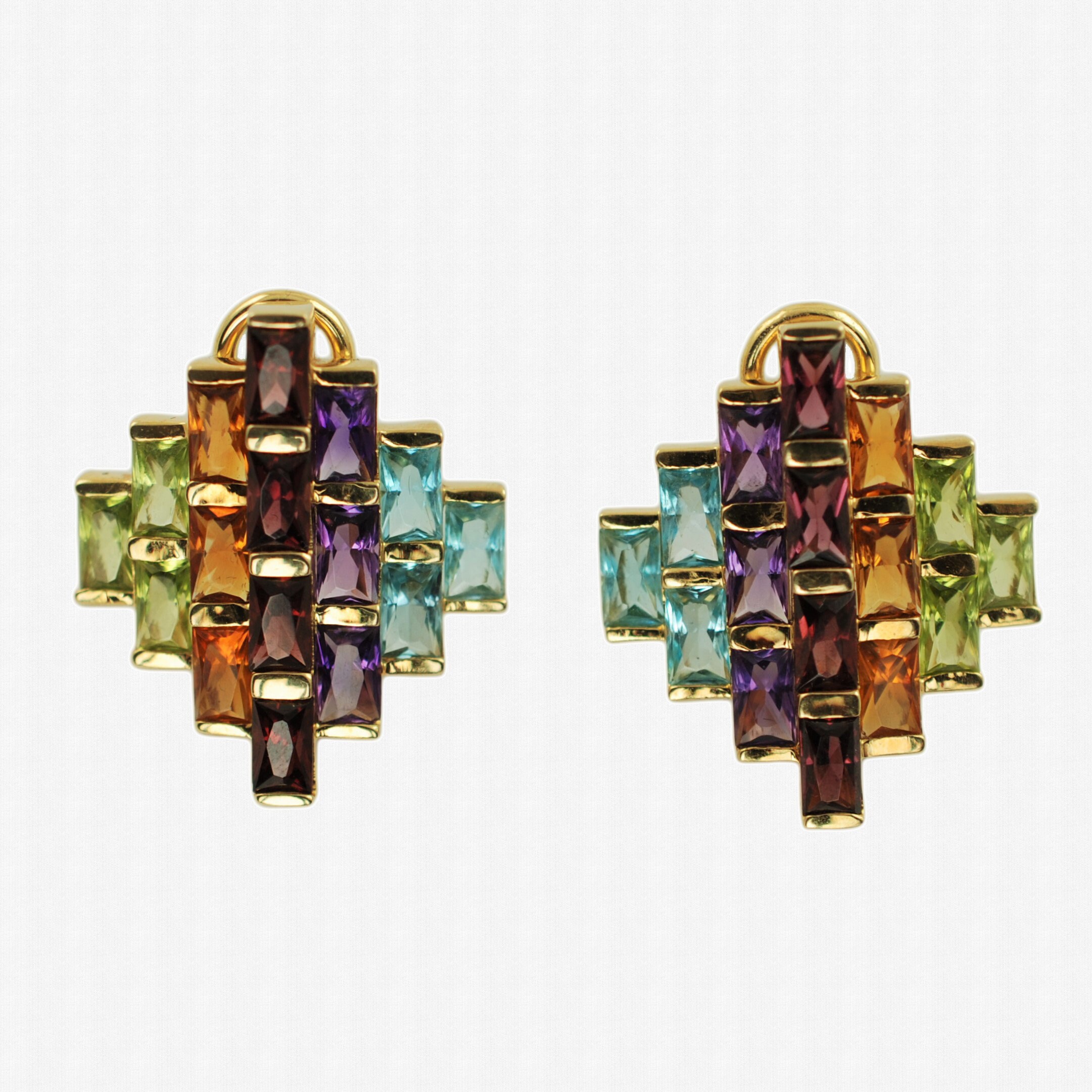 Stern earrings deals