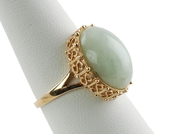 Vintage 14K Yellow Gold Green Jade Ring Filigree Setting by Sanuk