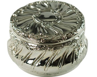 Large Antique English Sterling Silver Lidded Box Goldsmiths and Silversmiths Circa 1899 No Monogram 365 Grams