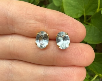 Pendientes vintage de oro amarillo de 18 quilates con topacio azul cielo de talla ovalada, 2,68 quilates, Manoel Bernardes, Brasil.