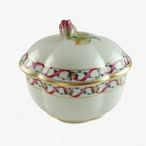 ●5449　リチャードジノリ/蓋付き小物入れ(白磁、金彩)&小皿(絵皿)、各2点 Ginori trinket box - Etsy 日本