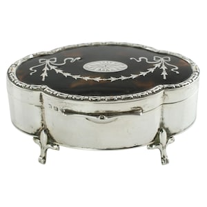 Antique Mappin and Webb Sterling Silver Footed Trinket Box with Original Padded Velvet Lining Circa 1922