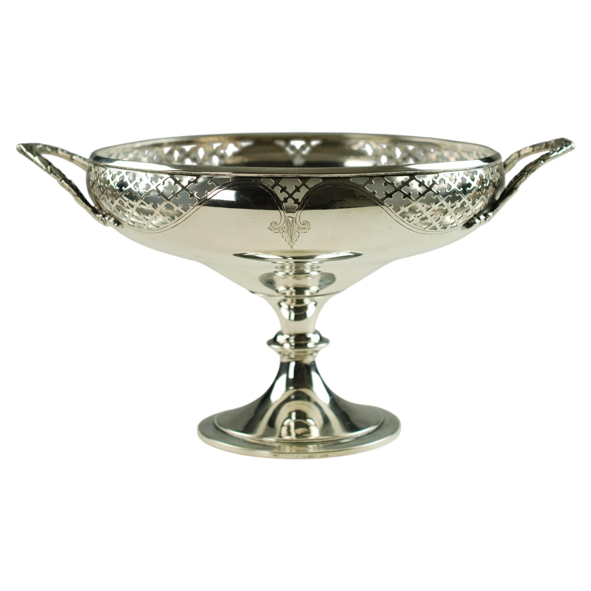 Antique 1913 Walker & Hall Sterling Silver Double Handled Compote With Reticulated & Engraved Foliate Decoration, 595 Grams