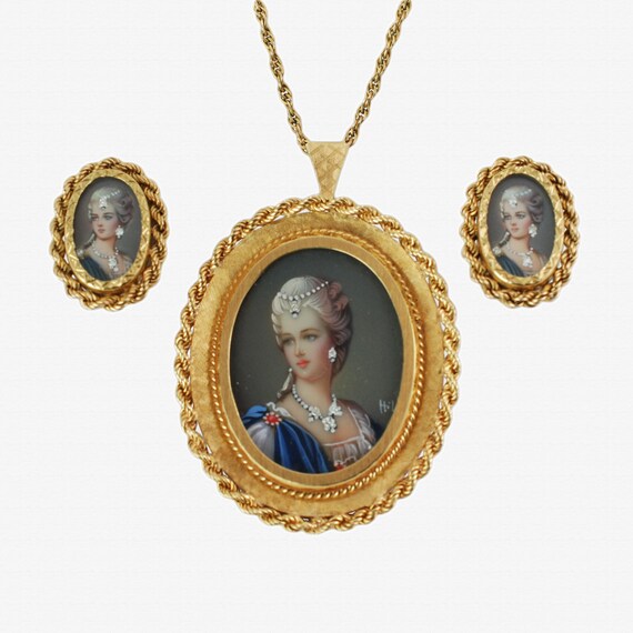 Buy Vintage 18K Yellow Gold Hand Painted Miniature Portrait Cameo 