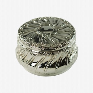 Large Antique English Sterling Silver Lidded Box Goldsmiths and Silversmiths Circa 1899 No Monogram 365 Grams