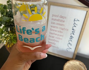 La vita è un bicchiere estivo da spiaggia