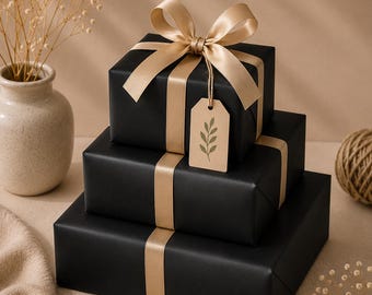 Rotolo di carta da regalo nera, carta da regalo opaca e minimalista, elegante e moderna per compleanni e festività.
