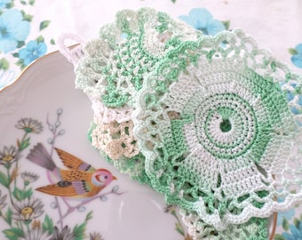 8 Small Sweet Lace Doilies, White, Green, Jadeite Green, Doll House Rugs, Cotton, Fairycore, Spoon Shaped Doily