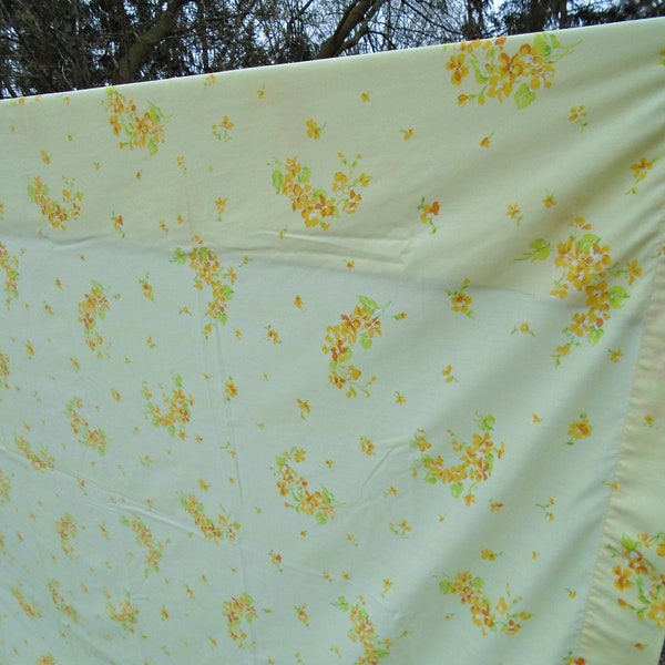 Yellow Flower Twin Sheet, Flat, Sunny Yellow Floral, No Iron Muslin, Girls Bedding, Spring Bedding, Summer Sheet, Dan River Dantrel