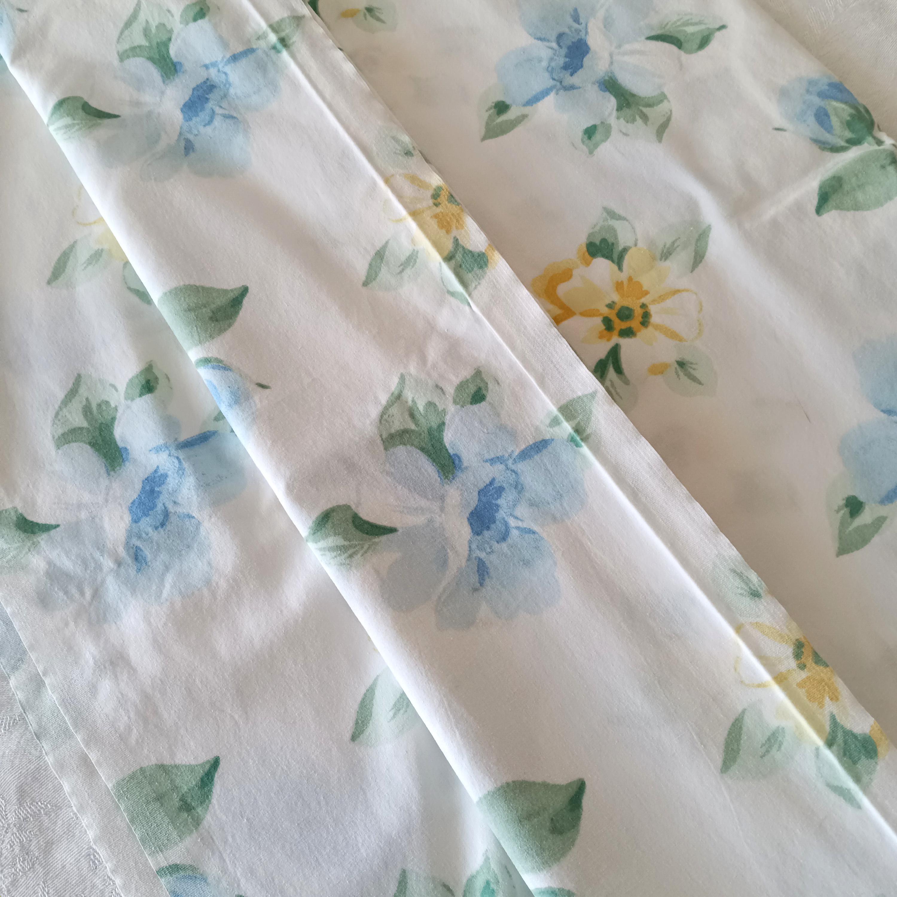 Springs Vintage TWIN Flat Sheet, Yellow Flowers, Blue Flowers, Elastic Corners, English Garden, Cotton, Twin Bedding, Fairy Bed, Cottagecore
