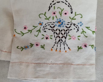 Flower Embroidered Tea Towel, Vintage Kitchen Towel, Cream Colored, Cotton, Flower Basket, Dish Towel, Hand Towel, Cottage Kitchen