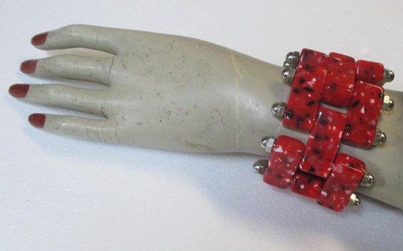 Red Bakelite Confetti and Chrome Bracelet - image 10