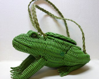 Vintage  50s Frog-shaped Green Wicker Purse