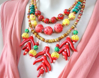 Tropical Statement Necklace / Colorful Statement Jewelry / Unique Chunky Necklace / Red Flower Jewellery / Tropical Summer Jewelry / Beaded