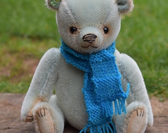 Mohair Teddy Bear 'Reggie' – Handmade Artist Bear Collectible