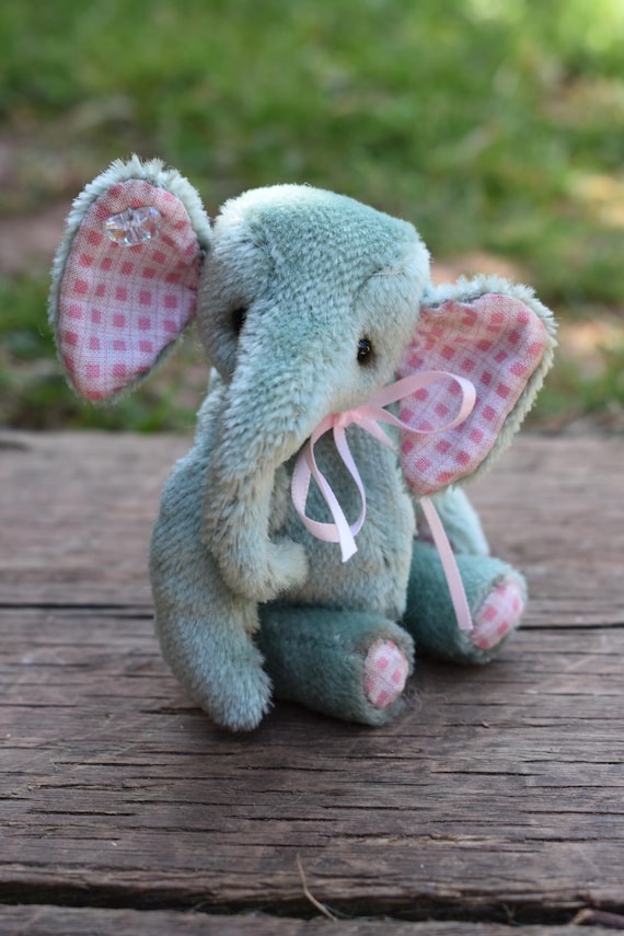 mini 4.25" mohair Elephant  'Hettie' – Handmade Artist Bear Collectible
