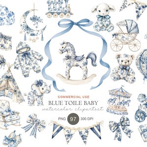 Può includere: Una collezione di illustrazioni ad acquerello con motivi floreali toile de Jouy blu su articoli per bambini, tra cui un cavallo a dondolo, un orsacchiotto, un agnello, una mongolfiera, una carrozzina, un trenino, un tepee e festoni.